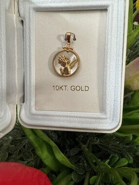 10KT Gold Angel Pendant Necklace Charm - Gold
